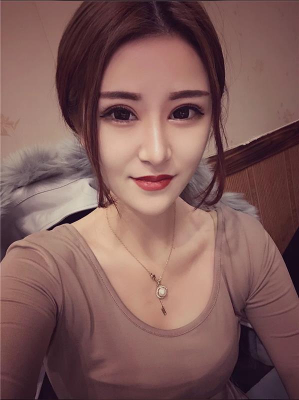 未央区身材很好的小Sao货，抱起来玩很爽！